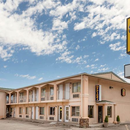 Super 8 By Wyndham Evanston Eksteriør bilde