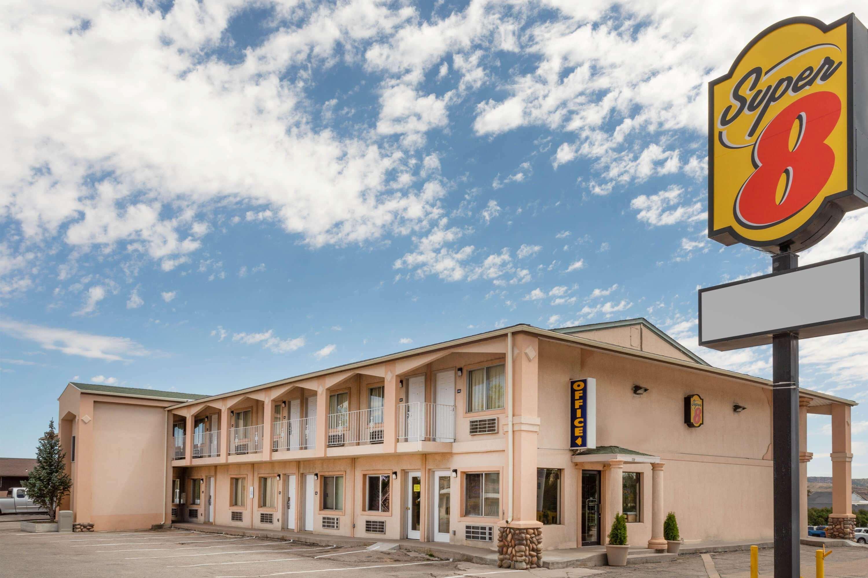 Super 8 By Wyndham Evanston Eksteriør bilde
