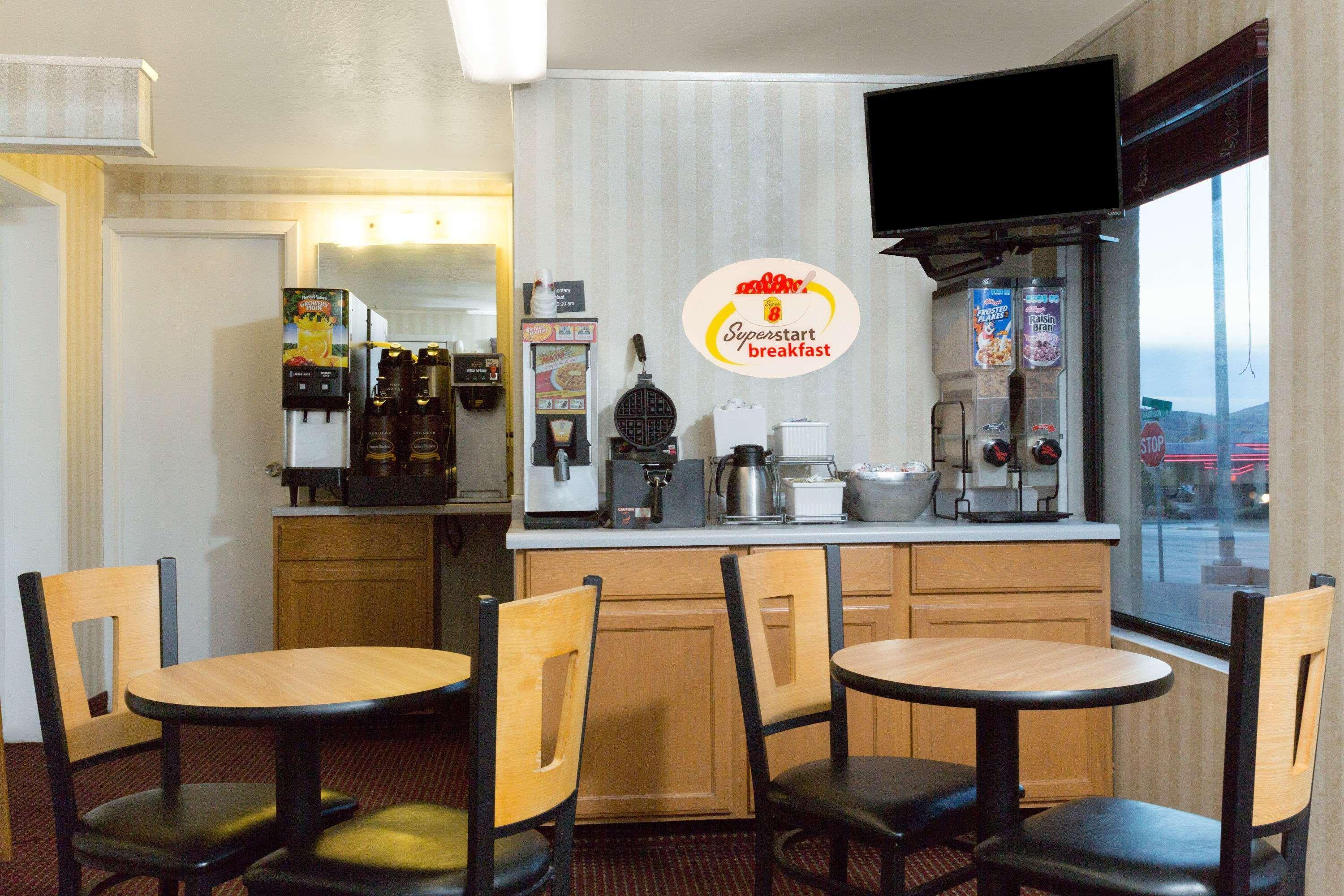 Super 8 By Wyndham Evanston Eksteriør bilde