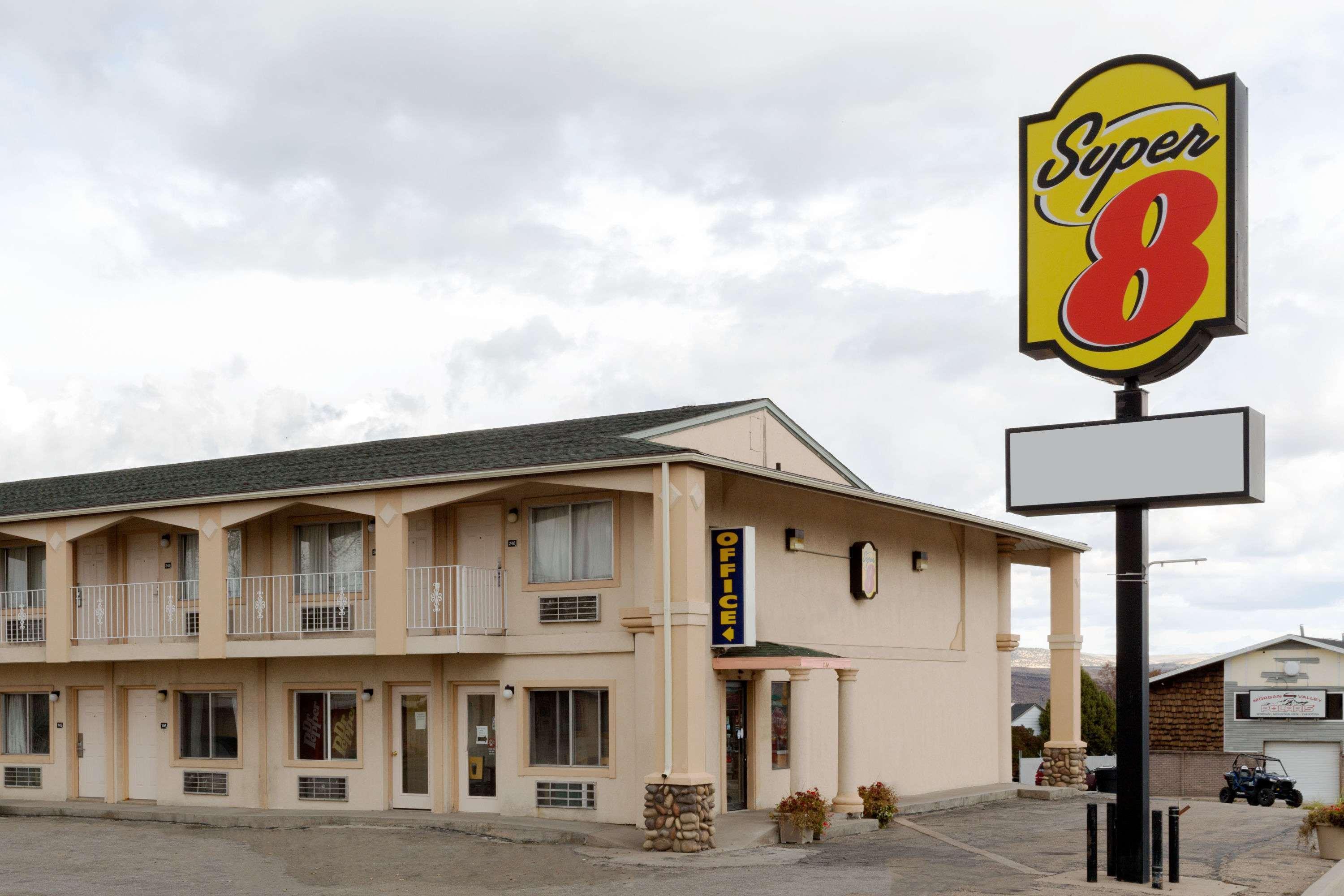 Super 8 By Wyndham Evanston Eksteriør bilde